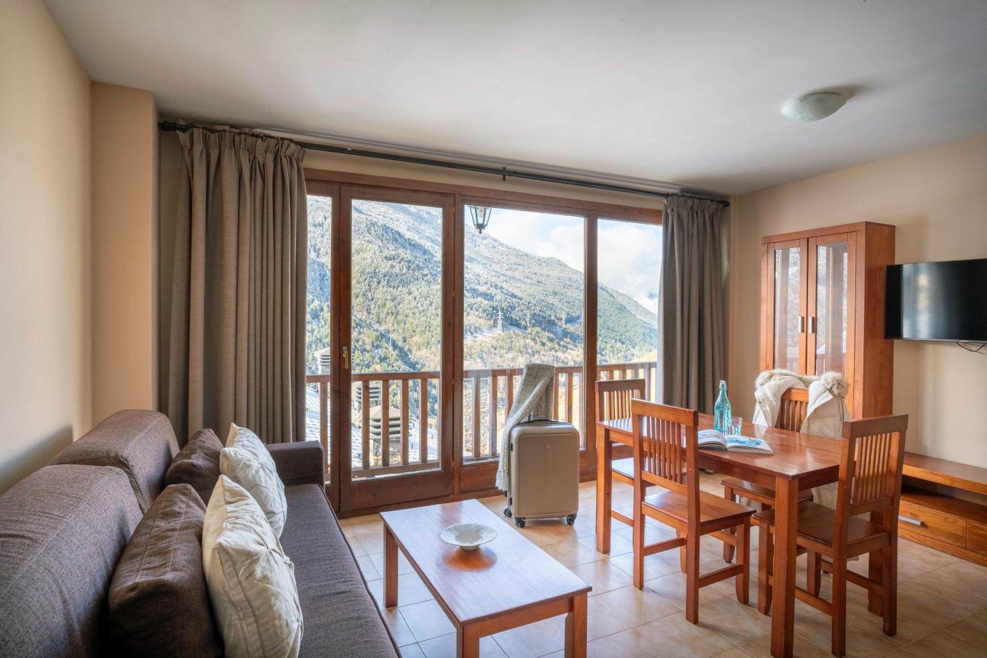 Aparthotel Ona El Tarter 란솔 외부 사진